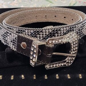 Elegant Silver Rhinestone Belt Brand New , Never Worn.